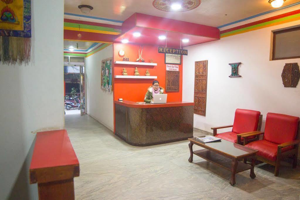 Oyo 166 Kathmandu Tourist Home ภายนอก รูปภาพ