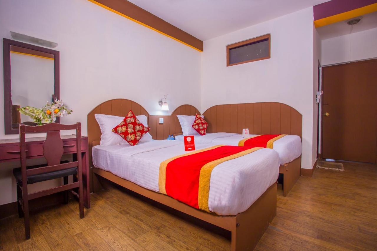Oyo 166 Kathmandu Tourist Home ภายนอก รูปภาพ